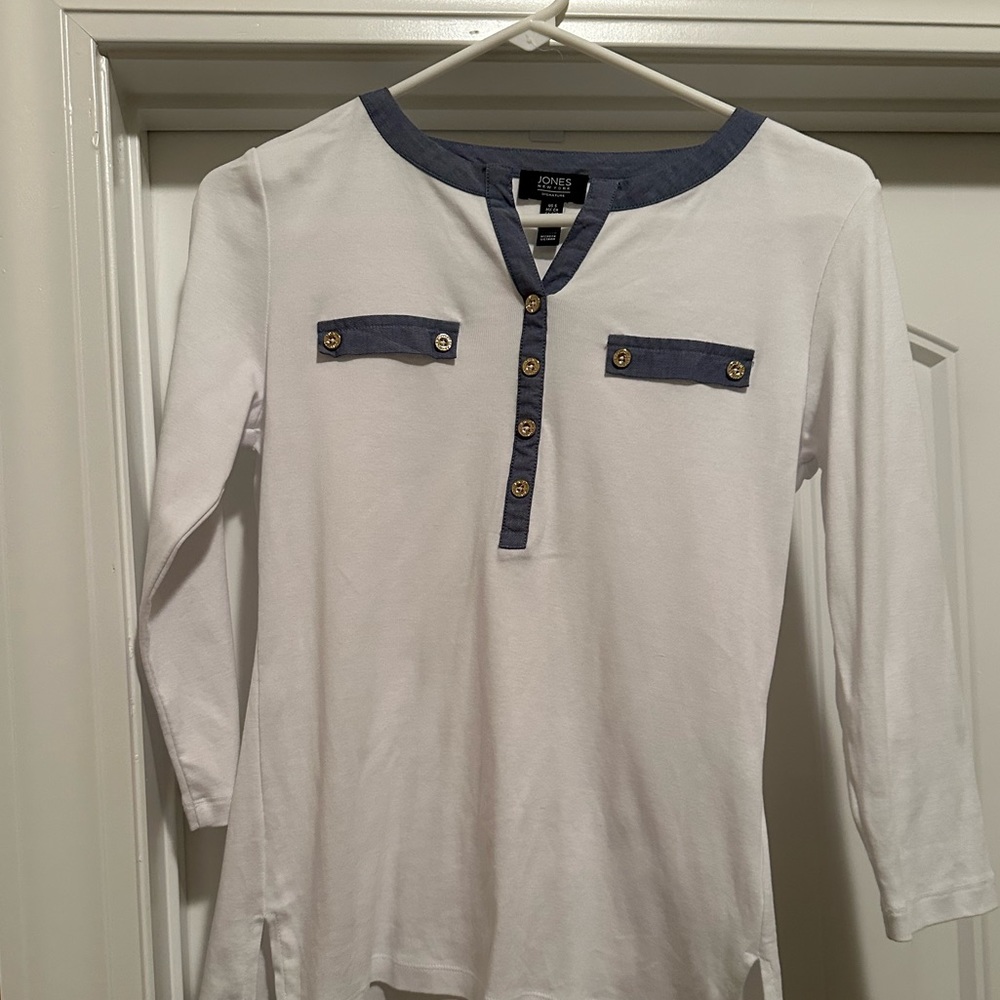 Jones New York long sleeve shirt women’s size small
